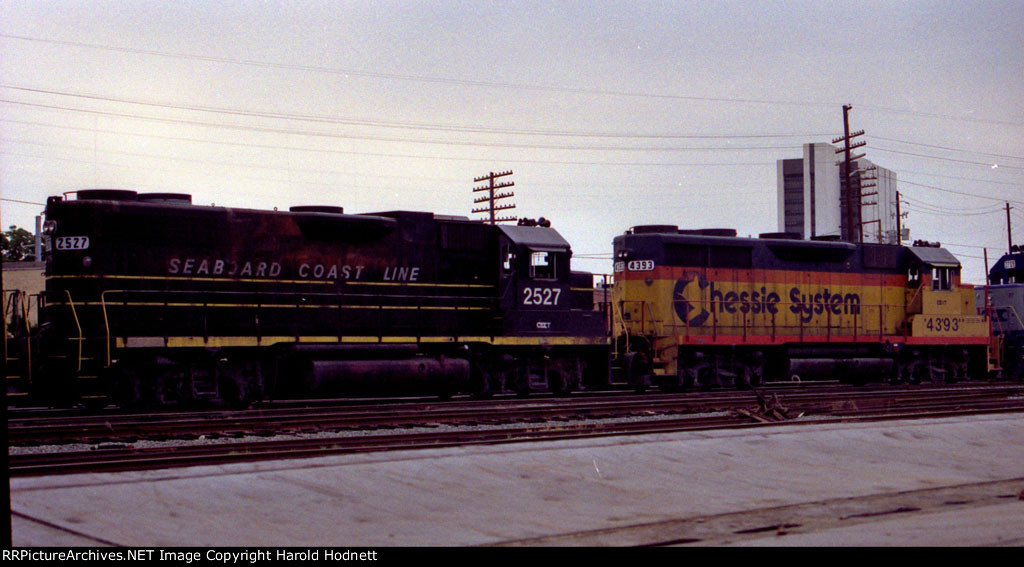 CSX 2527 & 4393